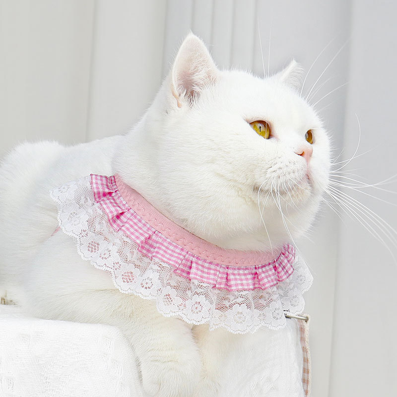 Cat Leash Harness Vest Type Anti-breakaway Walking Cat Rope & Harness with Flower Lace Trim for Outdoor Travel of Cats & Puppies