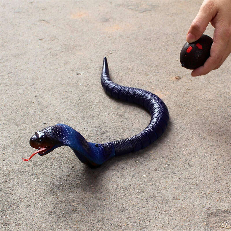 RC Realistic Snake Toys Infrared Receiver Electric Simulated Animal Cobra Viper Toy Joke Trick Mischief For Kids Halloween