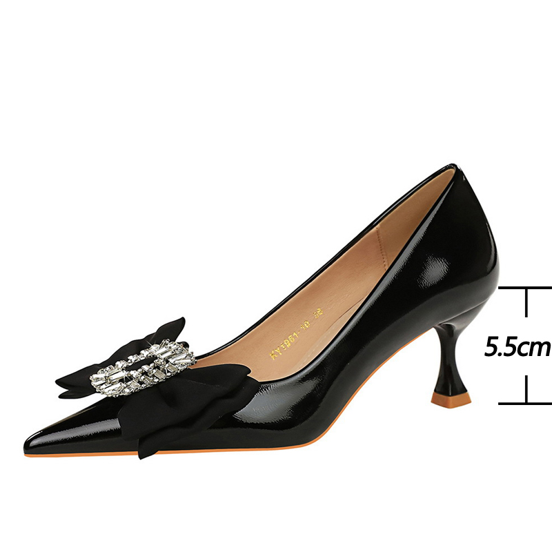 Luxury Kitten High Heels Rhinestone Bowknot Women Pumps Patent Leather Ladies Heels Noble Banquet Shoe Party Shoes Large Size 43