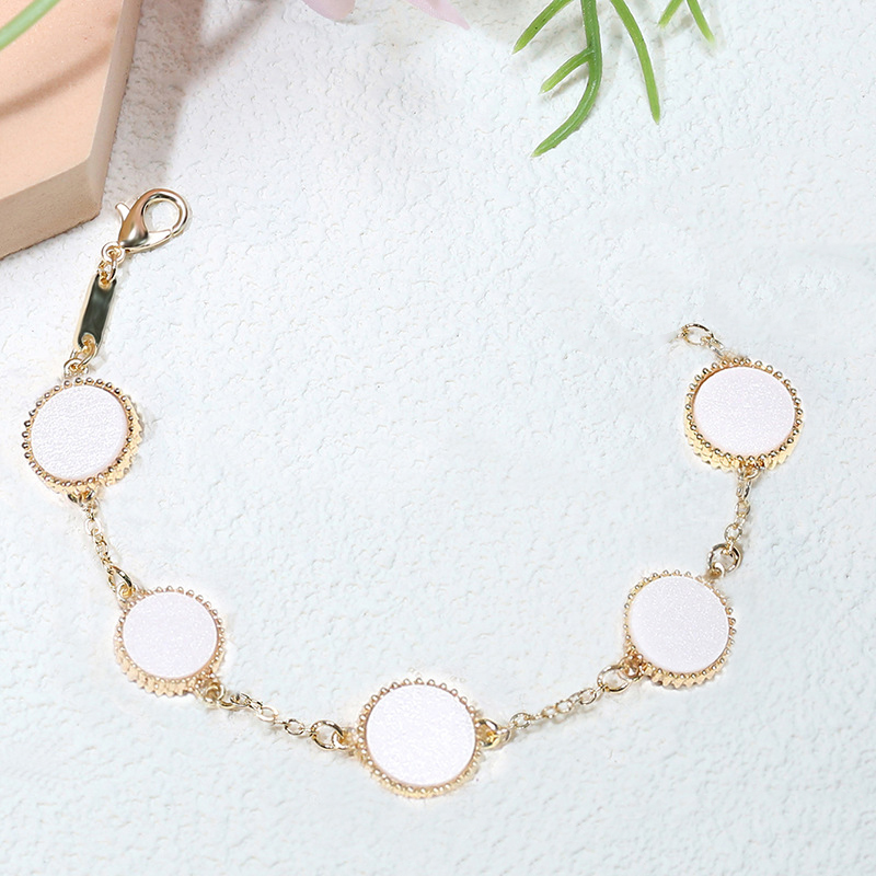 Classic Lucky Clover Necklace Pendant designer 18K Gold Plated Clover shaped necklaces Ladies and Girls Valentine's Day Mother's Day Jewelry-gift