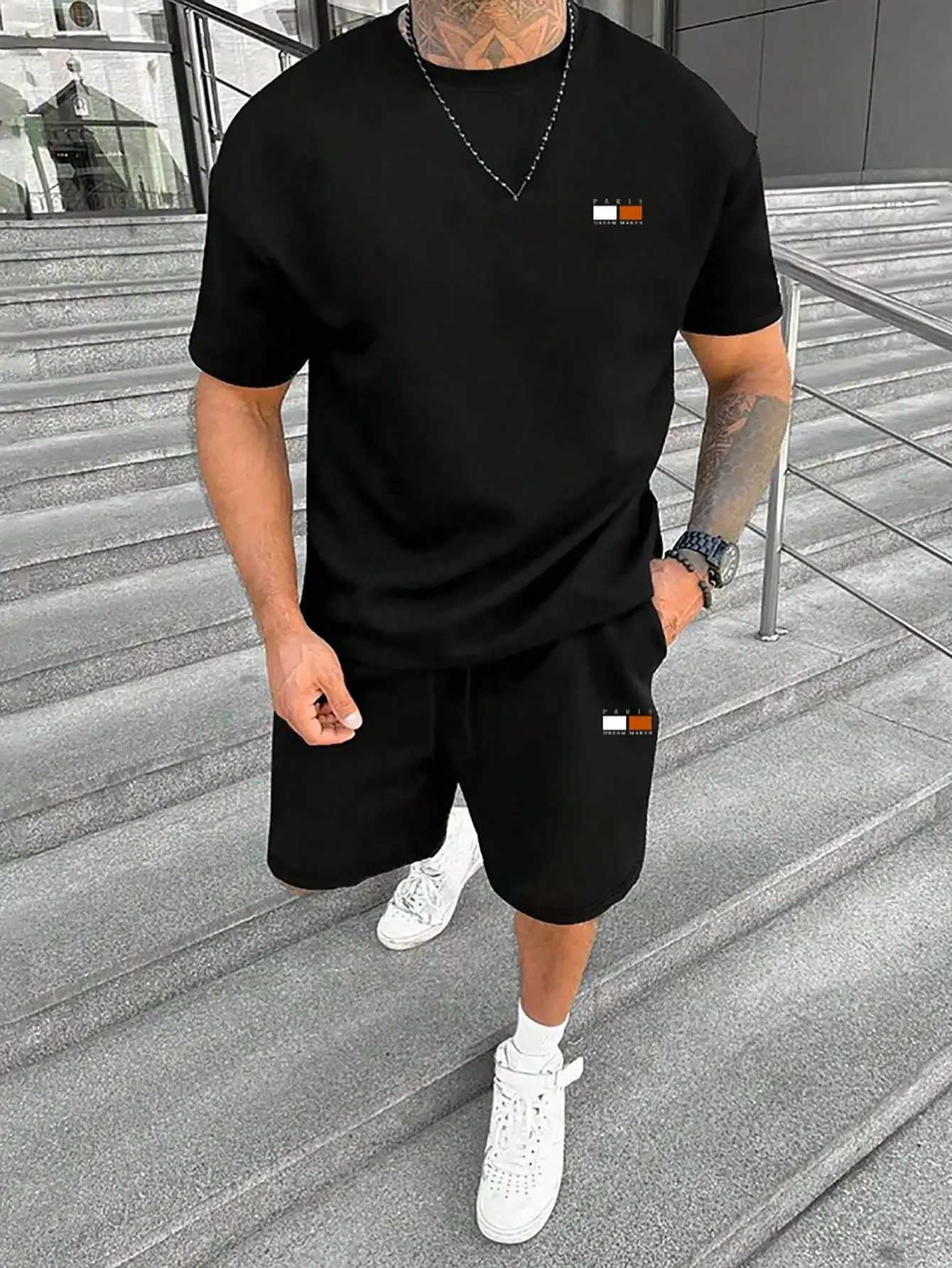 Mens contrasting round neck short sleeved T-shirt with graphic print and drawstring pocket shorts set summer casual set W240902