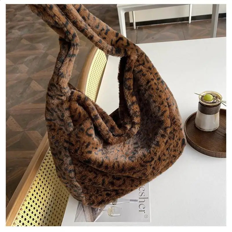 Brown Leopard Print Plush Bag Women Soft Warm Winter Tote Bag Faux Fur Shoulder Bag For Women Ladies Handbags And Purses 240902