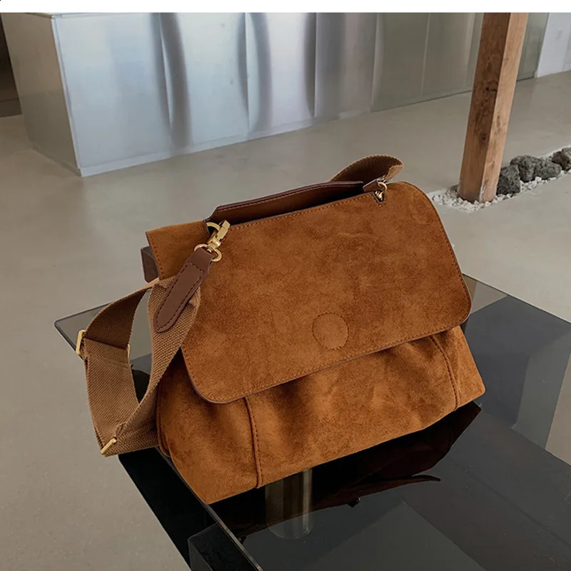 Autumn Winter Frosted Brown Suede Handbags for Women Retro Shoulder Korean Womens Large Capacity Crossbody Tote Bag 240902