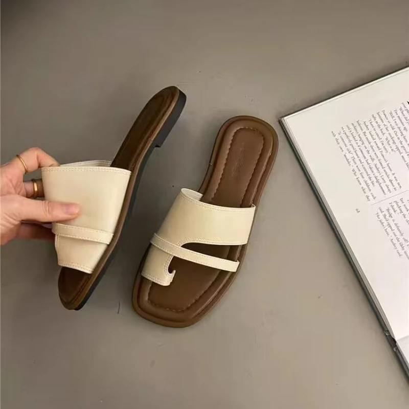 Slippers New Summer Korean Brown Toe retraction Flat Shoes Vintage Simple Leather Ladies Women Walking Outdoor Beach Sandals