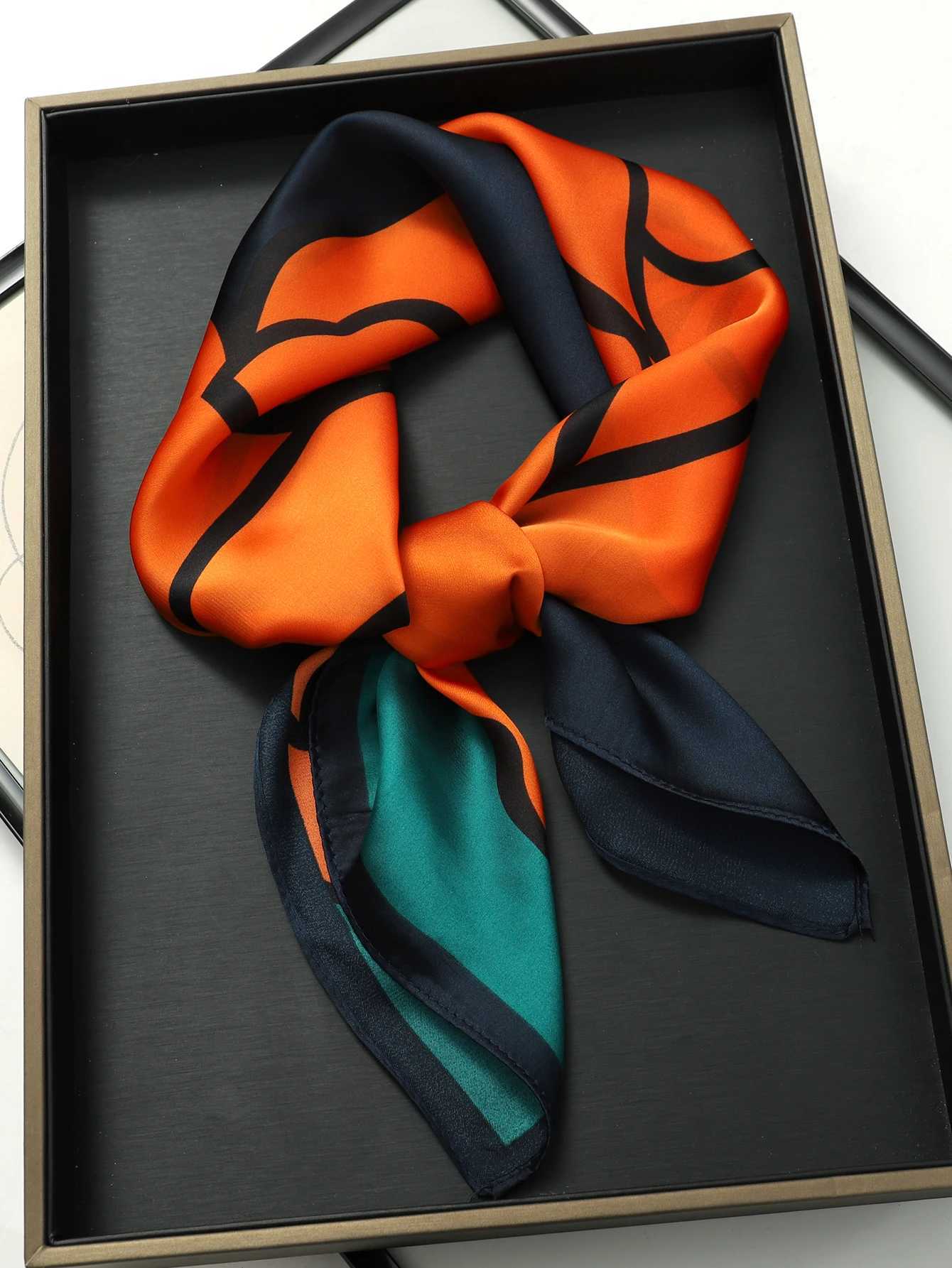 Luxury brand 2023 Silk Square scarf with cat neck headband Kerchief headband Bandana Fem Foard 70cm X2503191
