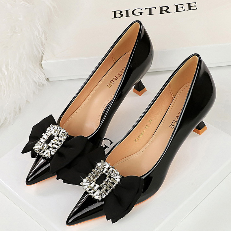 Luxury Kitten High Heels Rhinestone Bowknot Women Pumps Patent Leather Ladies Heels Noble Banquet Shoe Party Shoes Large Size 43