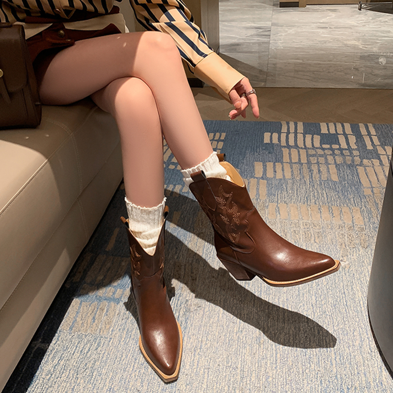 Western AIYUQI cowboy sleeve pointed toe short thick heel large size women's ankle boots 53d0