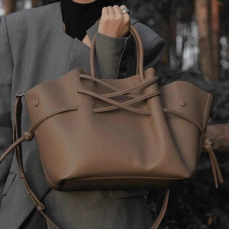 Great travel handbag genuine cowhide urious French Criss rope decoration elegant shopping bag for women 240902 47e7 4