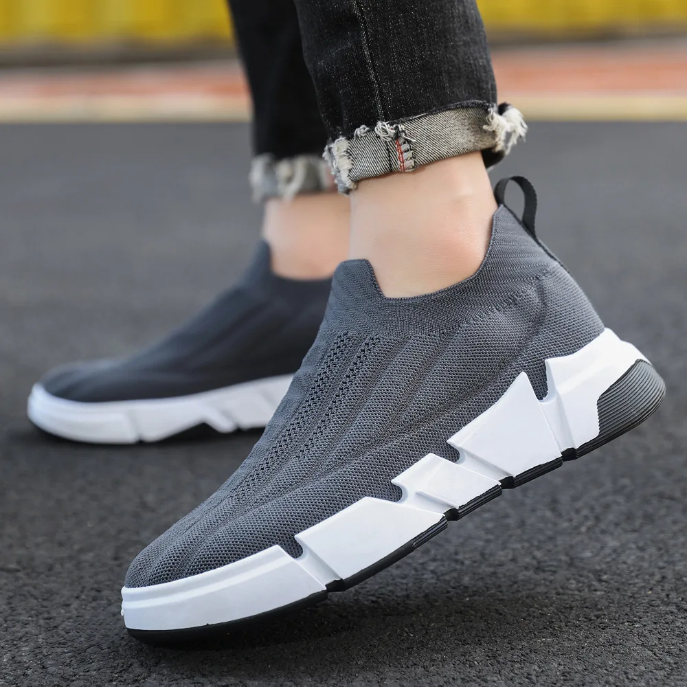 New Men's Shoes Fashion Mesh Breathable Low Top Casual Soft Sole Comfort Sneakers Shoes for Men Zapatillas Comodas