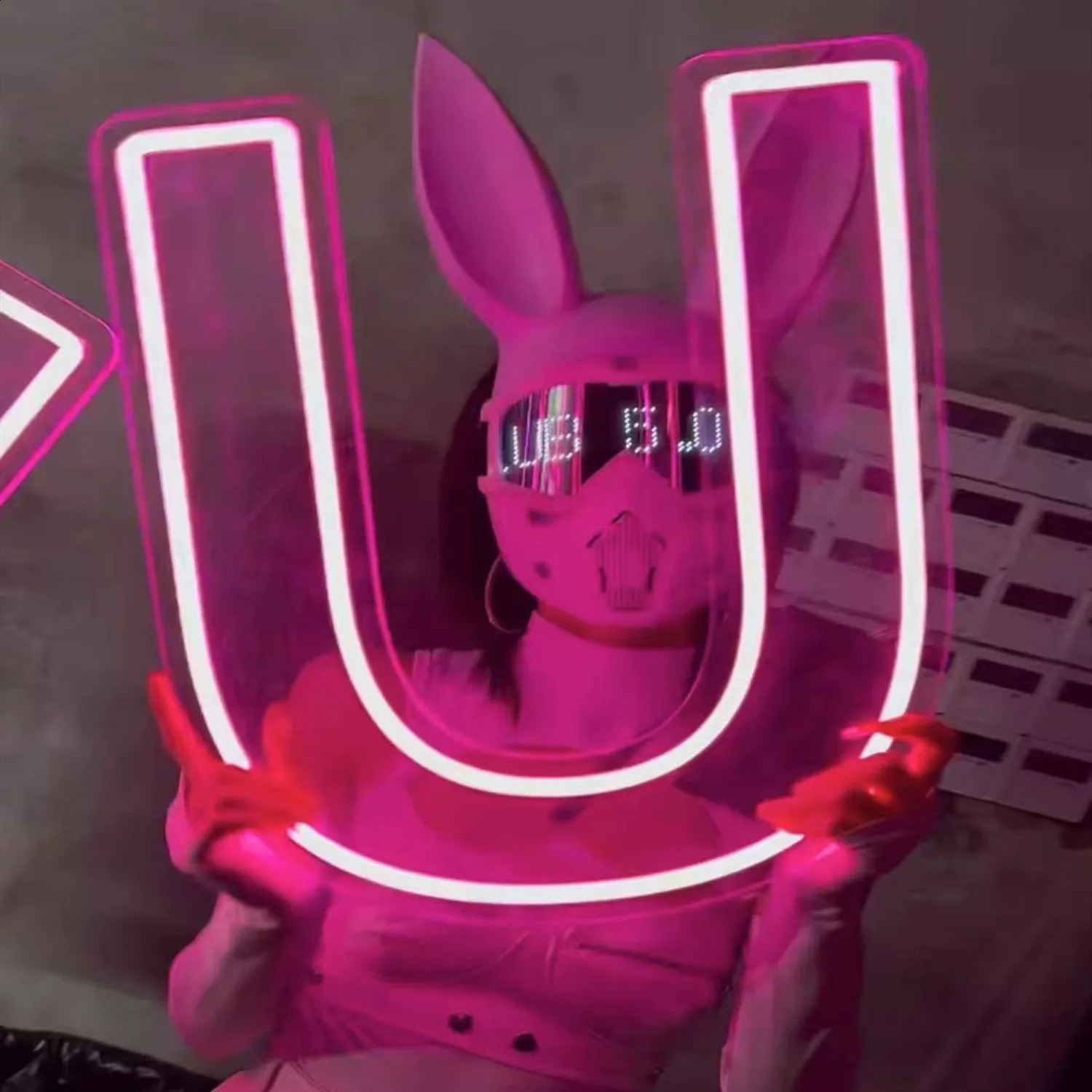 Halloween Bluetooth Bar Bunny Girl Role Play Illuminates Programmable Rolling Text Childrens Carnival Party Rabbit led Mask 240712