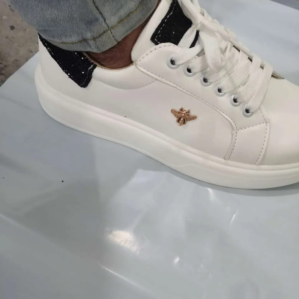 Women Casual Shoes Fashion Butterfly Decor Round Head Sneakers Leather Lace-Up Platform Ladies Vulcanized Shoes Female Footwear