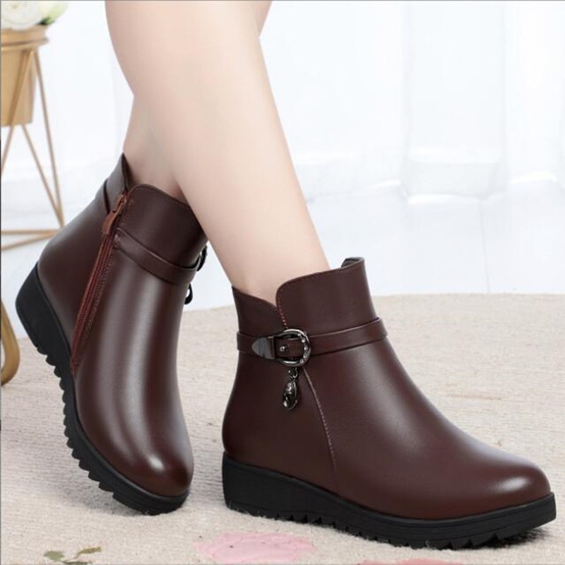 Snow Boots Women Winter New Mother Flat Women's Booties Warm Non-slip Wedges Thick Wool Large Size Mom Boots