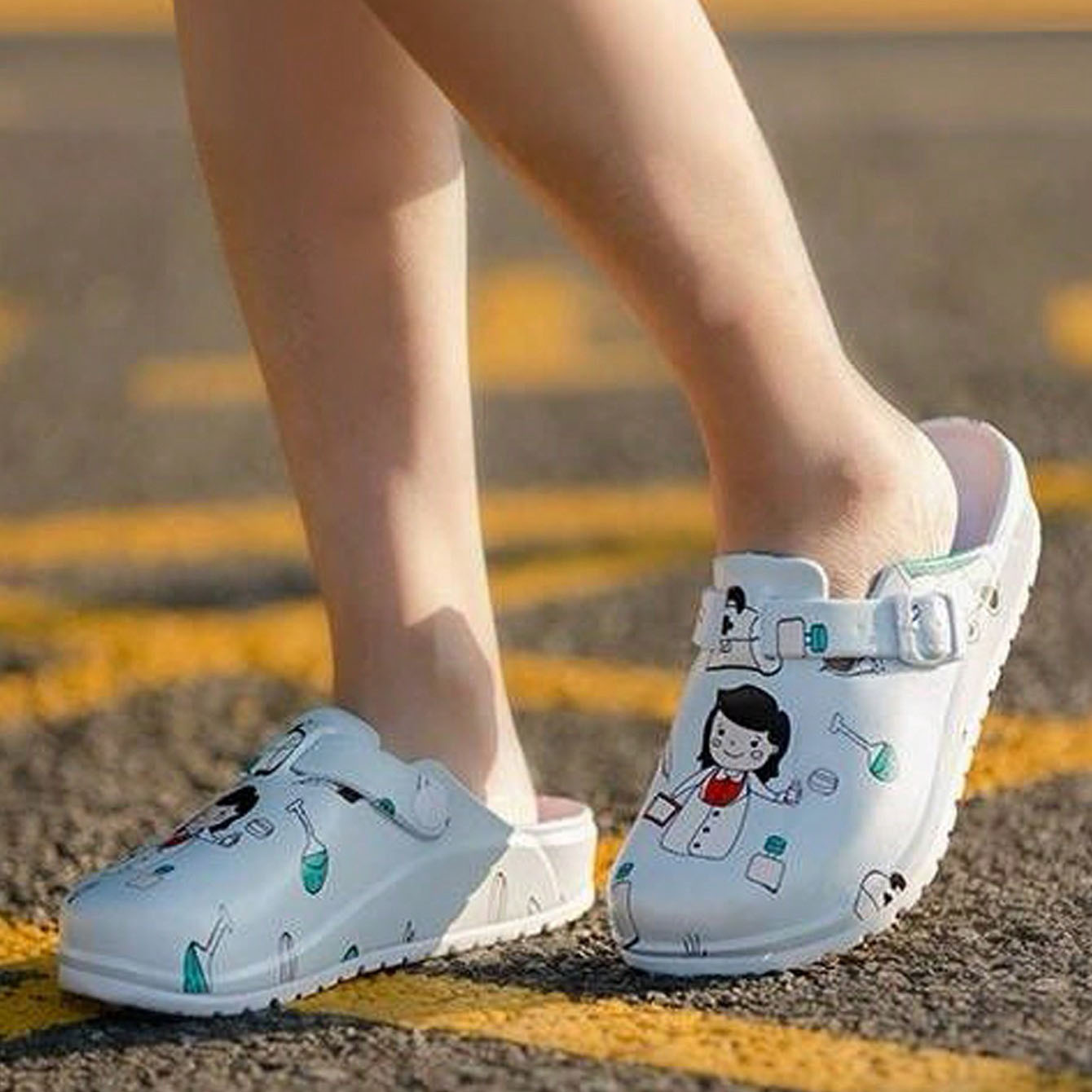 Shoes Medical EVA Laboratory Doctor Clogs Non-slip Nurse Surgical Slides Casual Beach Womens Indoor Work Slippers 224