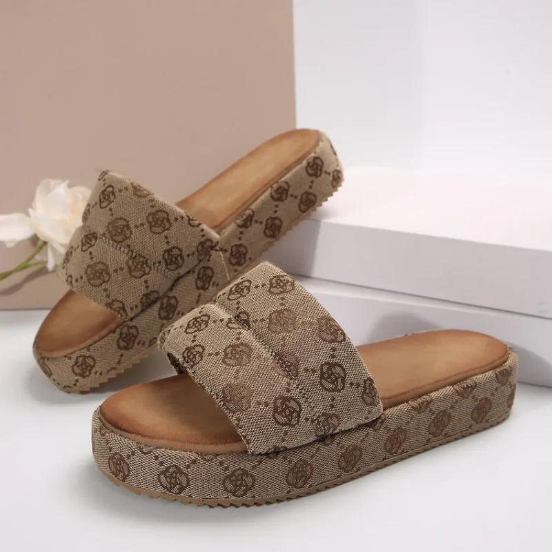 2024Women's Summer New Classic Solid Color Thick-soled Non-slip Sandals Daily Comfortable Shallow Holiday Party Beach Flip-flops