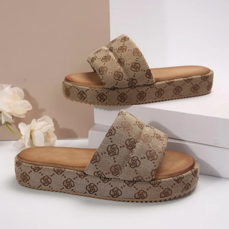 2024Women's Summer New Classic Solid Color Thick-soled Non-slip Sandals Daily Comfortable Shallow Holiday Party Beach Flip-flops