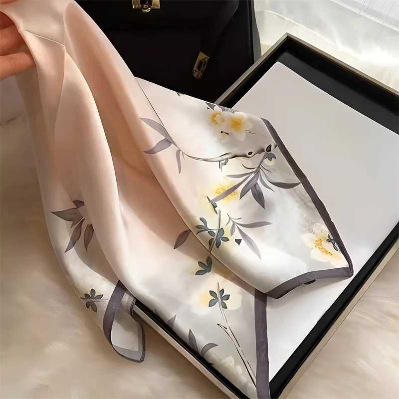 2024 Fashion 100% Silk Scarf 70cm Square Ribbon Wens Ribbon Small Scarf Neck Decorative Packaging Printed Scarf X250319