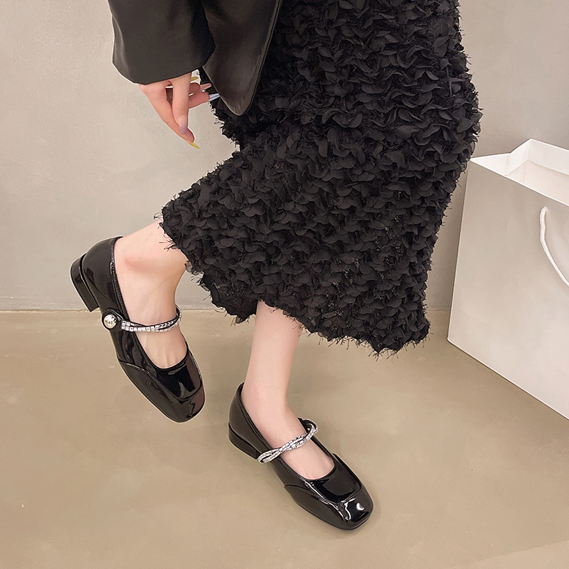 Patent Leather Low Heels Pumps Women Square Toe Crystal Chain Mary Jane Shoes Woman Square Toe Non-Slip Decoration Design Shoes 171