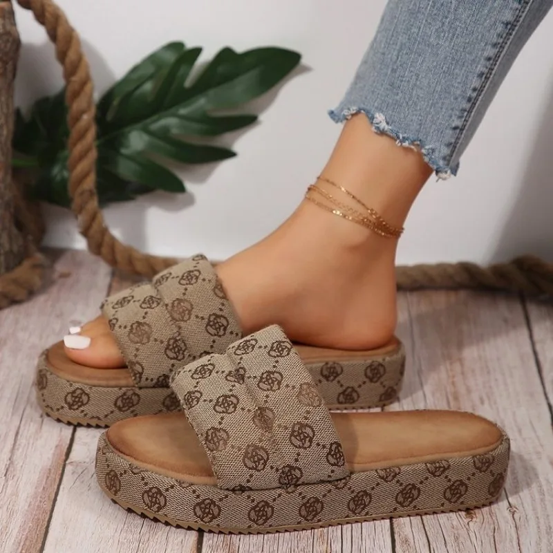 2024Women's Summer New Classic Solid Color Thick-soled Non-slip Sandals Daily Comfortable Shallow Holiday Party Beach Flip-flops