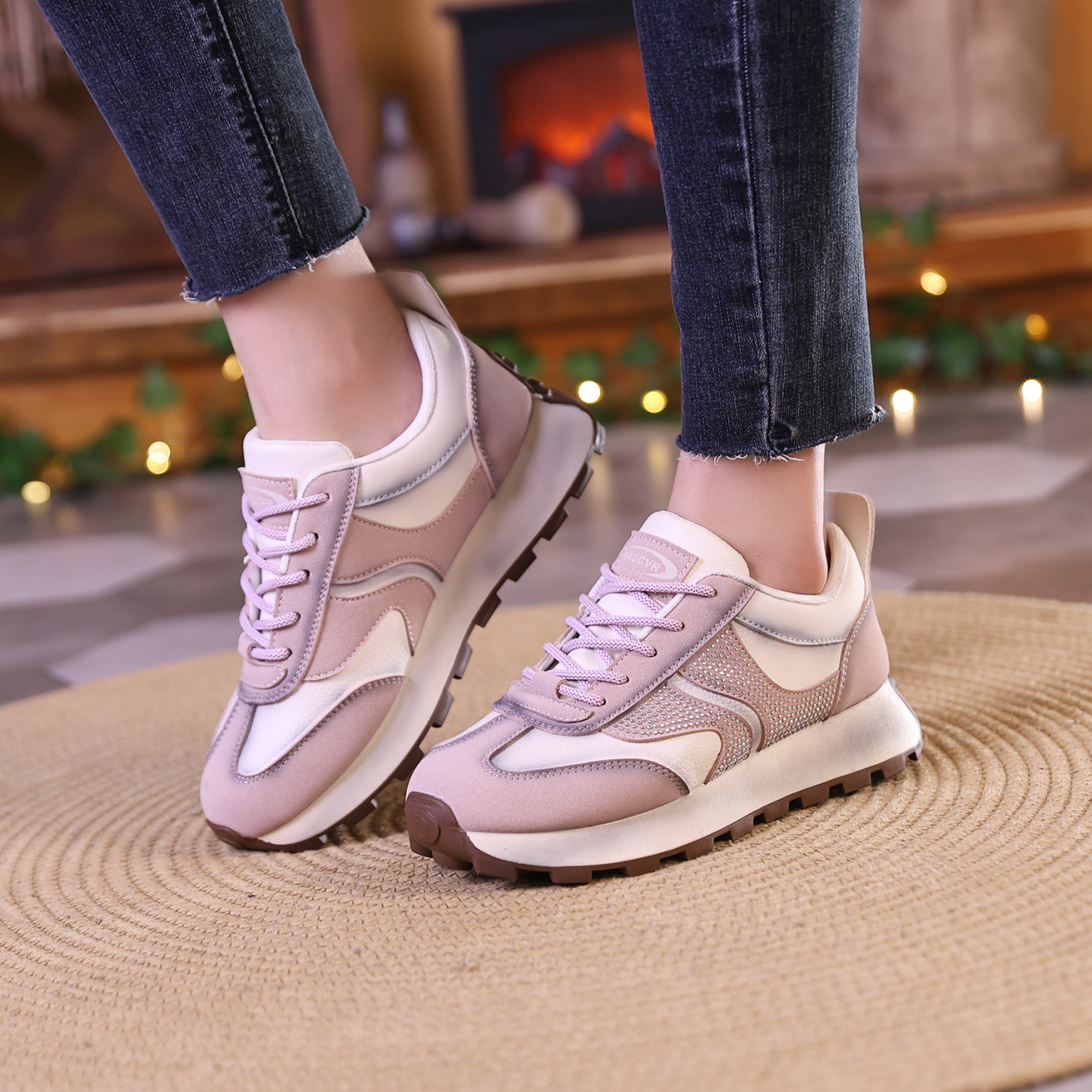 Appearance High Level Thick Sole Color Matching Fashion All Comfortable Non-slip Breathable Sports Wear-resistant Women's Shoes b122