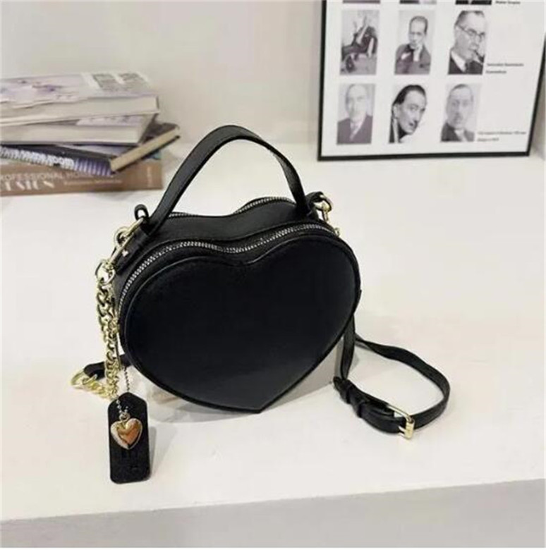 2024 Fashion Heart-shaped Lovely Shoulder Bags for Women PU Leather Female Crossbody Bags Vintage Casual Hand Bags 01