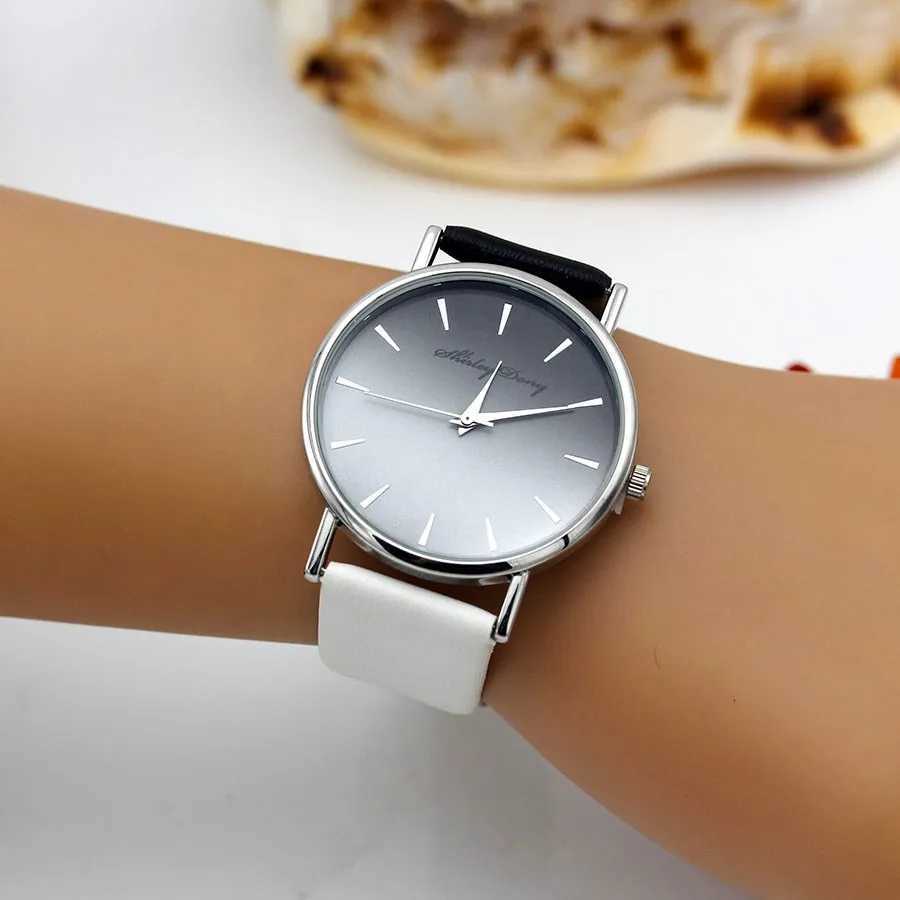 New ladies casual gradient ramp clock in 2 colors with luxurious text watch Fem quartz watch Feminino Zegarek Damski X250203