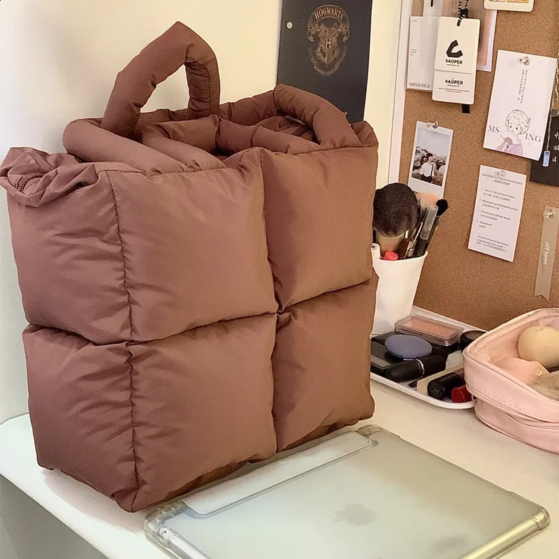 Puffy Shoulder Bag Women Quilted Space Cotton Down Feather Padded Large Capacity Handbag Winter Shopping Tote Purse 240903