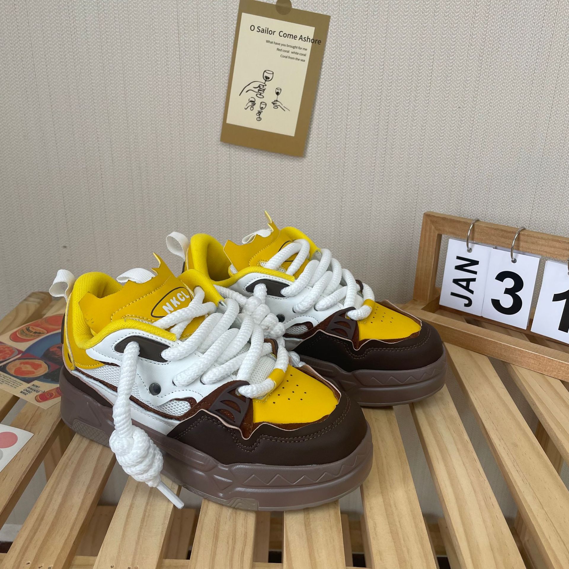 Men's and women's retro American autumn new original niche design thick soled casual board shoes