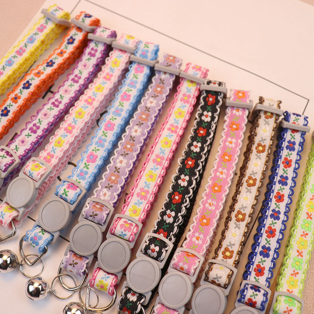 Adjustable Pet Collar Floral Cat Collars with Quick Release Buckle & Bell Floral Puppy Collar Pet Accessories for Cats & Puppies