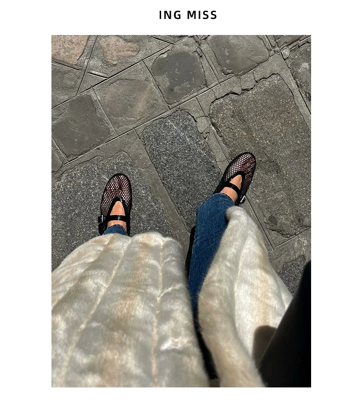 New Black Beach Shoes Comfort Retro Female Flat Shoes Summer Mesh Hollow Sandals Women Flats Shallow Plus Size 42 Luxury Sandals