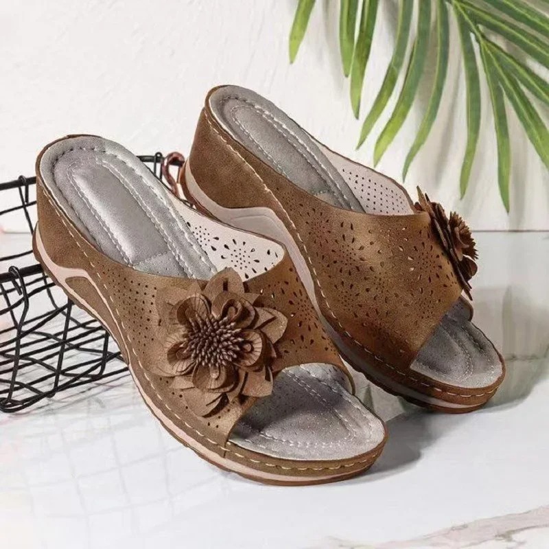 New Women's Slippers Casual Flower Hollow Wedge Beach Shoes Outdoor Fashion Platform Comfortable Non-slip Sandals