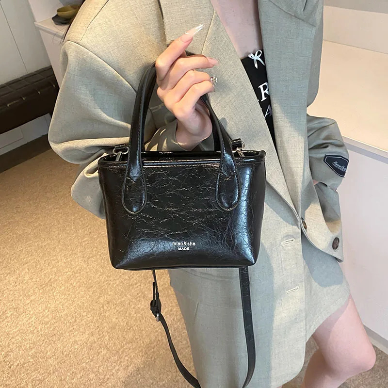 Small Shoulder Bags for Women Fashion Trend Silver Crossbody Bag Female Lady Handbags and Purses 240902
