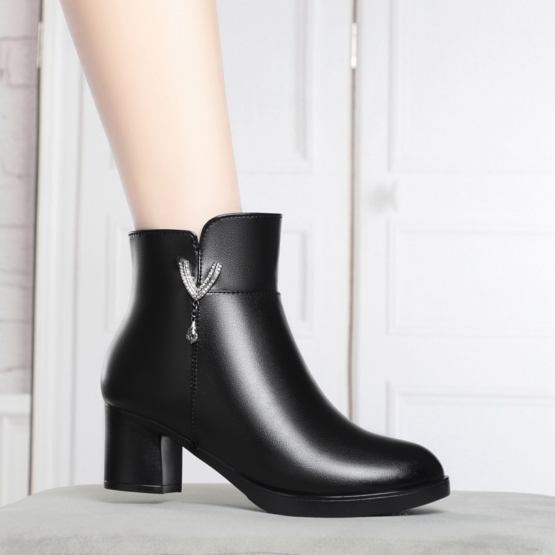 AIYUQI Women's Dress Boots Winter 2024 New Style New Wool Warm Women's Ankle Boots Large Size Women's Short Shoes