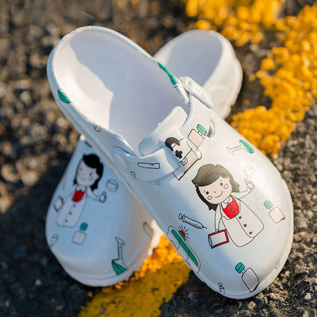 Shoes Medical EVA Laboratory Doctor Clogs Non-slip Nurse Surgical Slides Casual Beach Womens Indoor Work Slippers 224