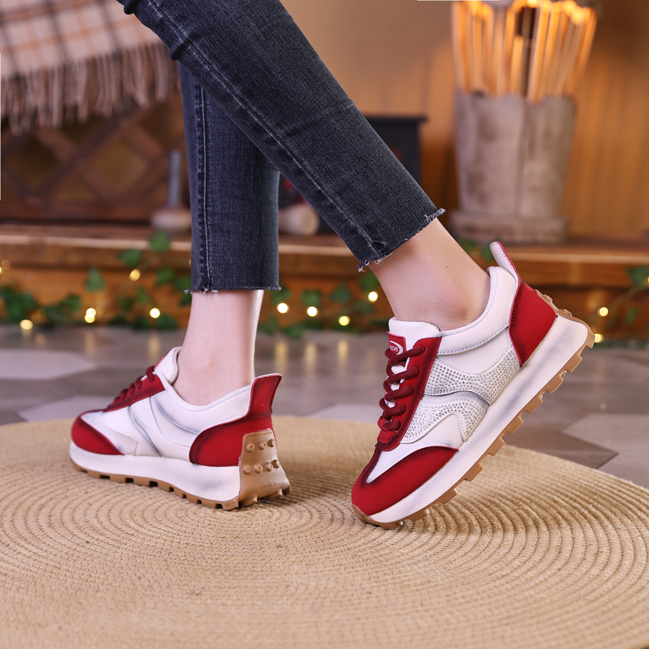 Appearance High Level Thick Sole Color Matching Fashion All Comfortable Non-slip Breathable Sports Wear-resistant Women's Shoes b122