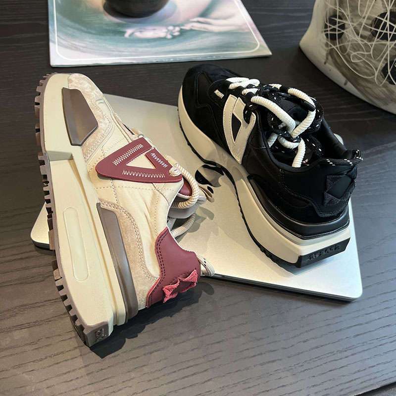 Women's lightweight casual versatile thick soled sports shoes