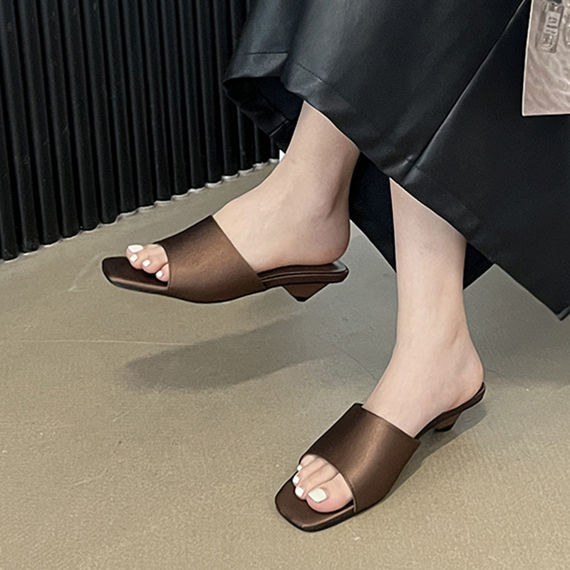 Outdoor Liyke Party Cozy Silk Women Slippers Casual Gladiator Sandals Strange Triangle Low Heels Slides Shoes Square Toe Mules 63cb