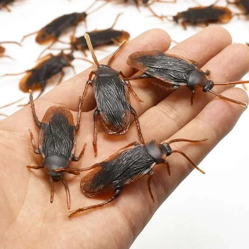Prank Artificial roach Plastic Simulation Fake Roach Bug Funny Trick Joke Toy Halloween Props Spoof Decoration cockroach model