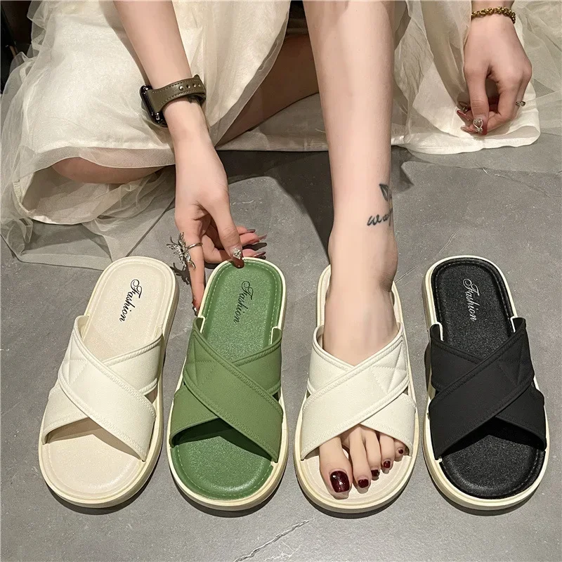 Outdoor Summer 2024 New Fashion High Quality Soft Cross Women's Casual Sandals Thick Bottom Flat Heel Slippers 53b2