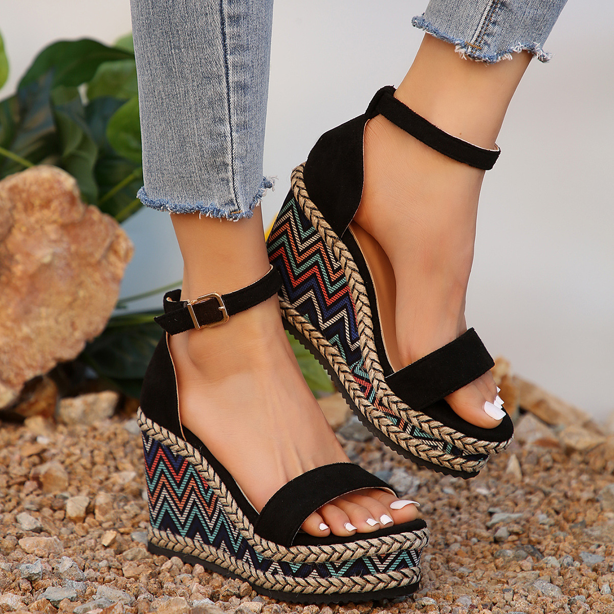2024 new large size wedge heel slippers for women one-strap wedge heel thick-soled sandals fashionable new sandals high heels