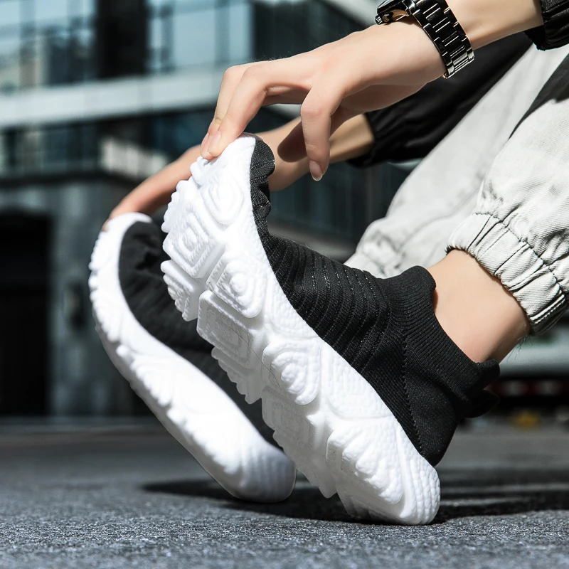 Walking Men's New Fashion Mesh Breathable Shoes NEW hot Outdoor Lightweight Comfortable Casual Hiking Socks Overfoot Sneakers