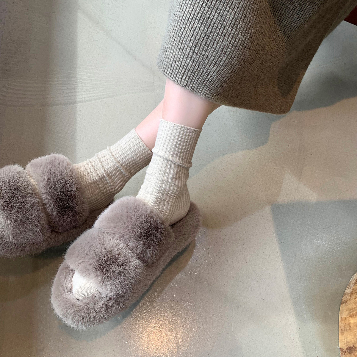2025 Winter Rabbit Fur Slippers Women Furry Band Pantuflas Shoes Ladies House Slides Fluffy Platform Babouche Femmes e4bf