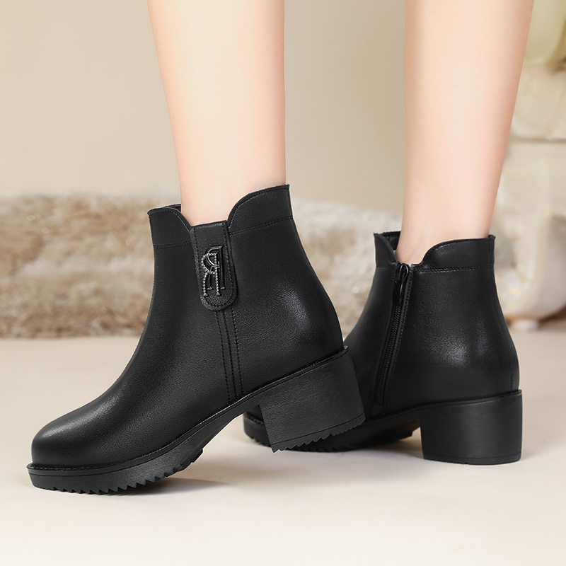 AIYUQI Women Snow Boots Winter 2024 New Genuine Leather Large Size Women Ankle Boots Wool Warm Fashion Non-slip Mother Boots