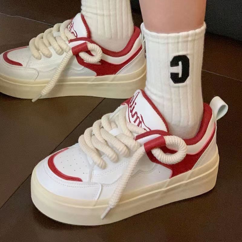 Women's versatile retro round toe casual board shoes