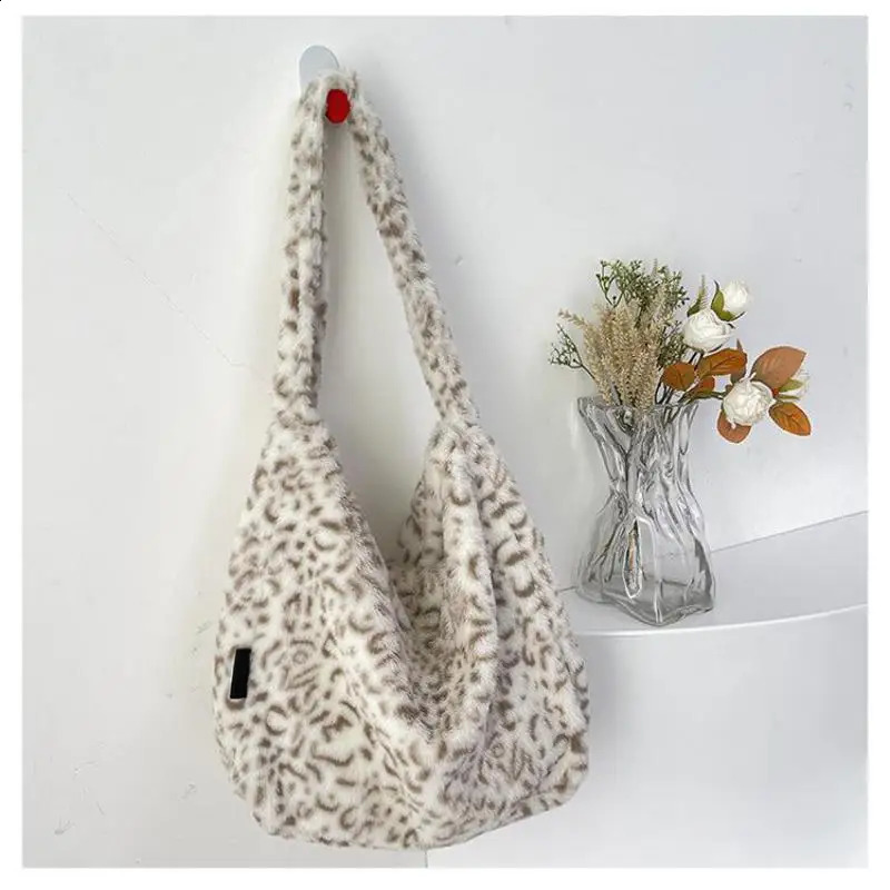 Brown Leopard Print Plush Bag Women Soft Warm Winter Tote Bag Faux Fur Shoulder Bag For Women Ladies Handbags And Purses 240902
