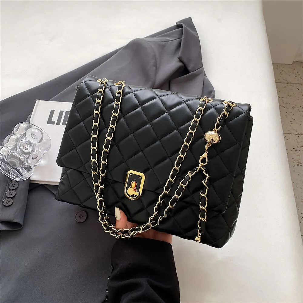 Toptrends Quilted Leather Chain Crossbody Shoulder Bags For Women 2024 Trend Designer Large Capacity Ladies Handbags And Purses dh5367242