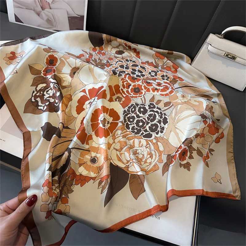 Silk satin hair scarf with hand print Fem Bandana small neck muffler headscarf for women 70 * 70cm square shawl X250319