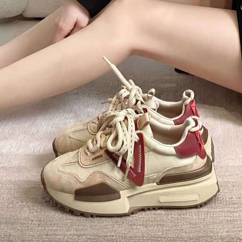 Women's lightweight casual versatile thick soled sports shoes