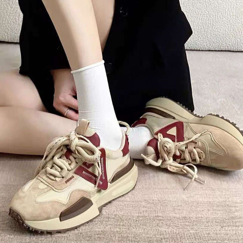 Women's lightweight casual versatile thick soled sports shoes
