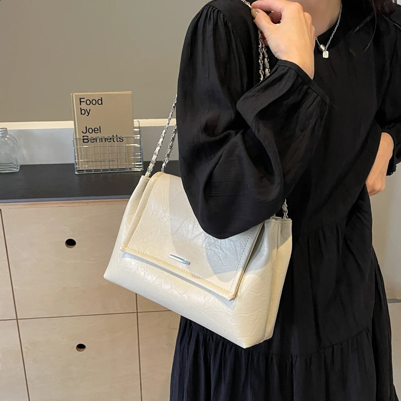 LEFTSIDE Small Sier Crossbody Bags for Women Korean Fashion Handbags and Purses Leather Chain Shoulder Bag 240903