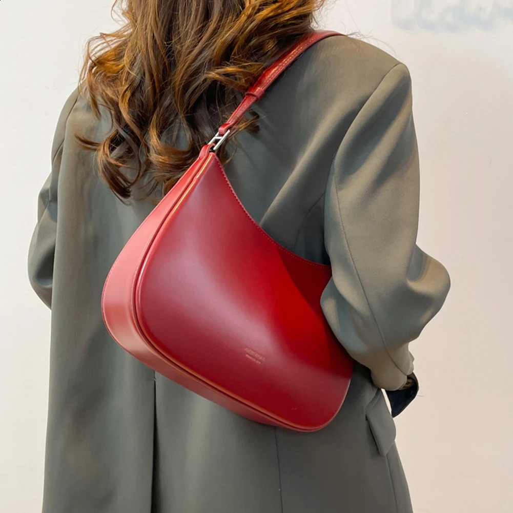 High quality soft leather half moon handbag for women fashion handbag for women homeless shoulder bag 240907